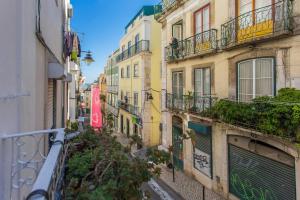 Santana Top Location Studio