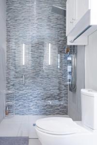 Modern, Dog Friendly Apartment with a Private Patio