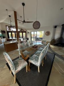 3BR Bali-Inspired Pool & Spa GC Skyline View