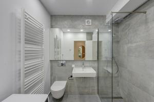 Stylish Apartment with Terrace & Parking