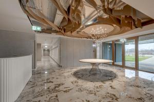 Stylish Apartment with Terrace & Parking