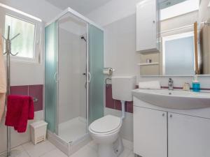 Apartment Wohnung Leonardo mit Blick auf das Wasser by Interhome