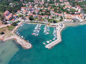 Apartment Apartment Nidisa by Interhome