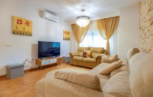 Nice Apartment In Fuengirola With Wifi