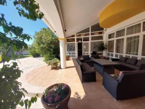 Holiday Home Villa Vedorna großes Wellness-Haus in Strandnähe- Pomer by Interhome