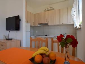 Apartment Wohnung Jela by Interhome