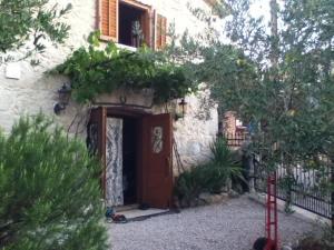 Holiday Home Insel Krk - Restauriertes Steinhaus by Interhome