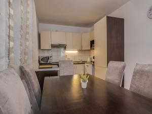 Apartment Wohnung Sop by Interhome