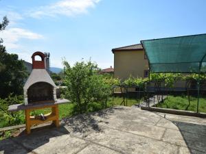 Apartment Wohnung Hana 1 by Interhome