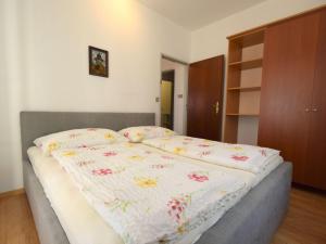 Apartment Frane 3 by Interhome