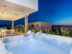 Holiday Home Ferienvilla Lea Magdalena I mit Whirlpool by Interhome