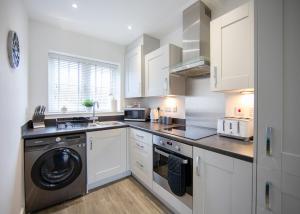 Stylish 2 Bedroom House - Village Location