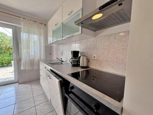 Apartment Apartment Zlatica by Interhome