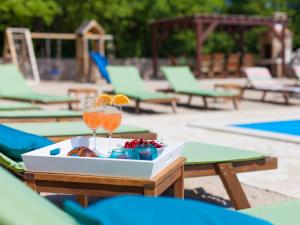 Holiday Home Luxuriöse Villa mit Pool inmitten der Natur by Interhome