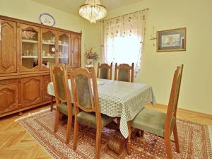 Apartment Apartment Radosna by Interhome