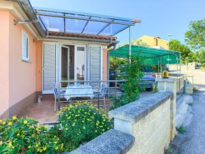 Apartment Studio-Apartment Vjeko by Interhome