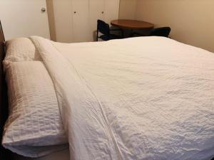 Cozy 2-Bedroom Condo with Parking