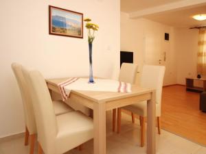 Apartment Appartement in Baška mit Eigener Terrasse by Interhome