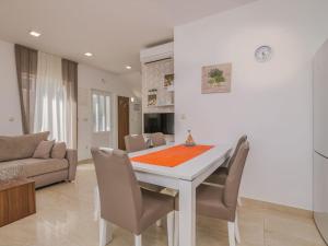 Holiday Home Nemo by Interhome