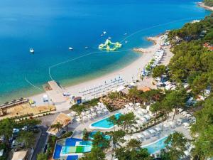 Holiday Home Lana mit Schwimmbad by Interhome