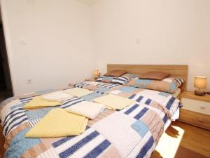 Apartment Wohnung in Baška mit Eigenem Balkon by Interhome