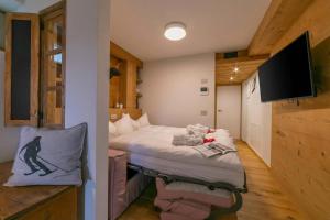 Menina - Happy Rentals