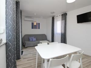 Apartment Lavanda4 by Interhome