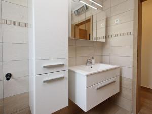 Apartment Wohnung in Baška mit Eigener Terrasse by Interhome