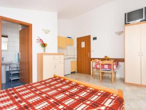 Apartment ZIC-MRAKOVCIC br-2 S2 K2 ohne Balkon by Interhome