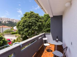 Apartment Appartement in Baška mit Eigenem Balkon by Interhome