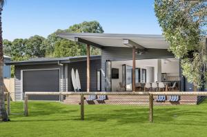 Brand New 4BR Beach House South Stradbroke, Pool