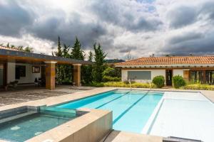 Mansión de lujo La Reina Llanogrande