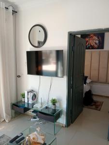 Nice 2 bedroom with Solar Backup & Wi-Fi in Salama Park - Near Granddadys Restaurant