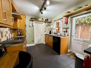 Smart & Comfortable 3-bedroom Victorian house