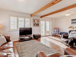 3 Bed in Rye- oc-72303