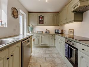 3 Bed in Rye- oc-72303