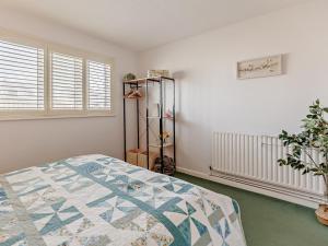 3 Bed in Rye- oc-72303