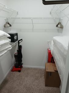 Minimalist cozy stay in Houston