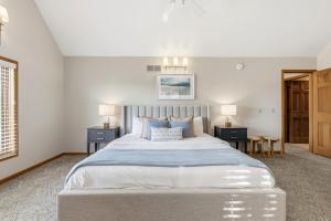 5BR Galena Retreat Hot Tub Game Room