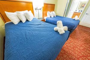 Amaze 18th floor Direct Ocean front Views & Pools