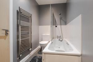 Huge 4BR City Escape - Etihad - COOP -Free parking