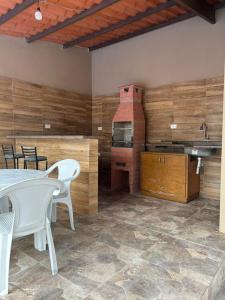 Casa com piscina centro de Bertioga