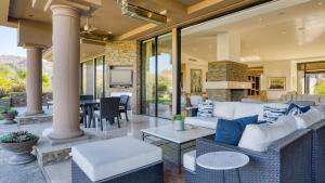 Elegant Palm Desert Escape w Pool Casita Outdoor Lounge The Giraffe View House at The Reserve