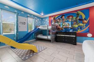 Close to Disney! PoolSpaGame & Movie room!