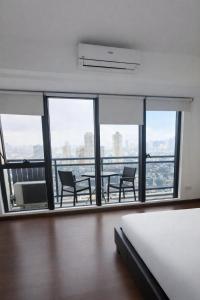 STAYLUXIA BOUTIQUE HOTEL KNIGHTSBRIDGE Pool Netflix Free Amenities