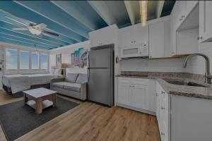 Fontainebleau Terrace #225