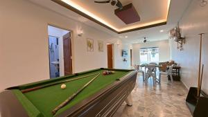 B02 Party House Bungalow 20 PAX
