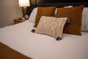 Stylish 1BR Downtown Near Garden of the Gods