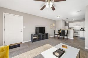 The Family Float at Autumn Ridge, Hosted by Byers & Harvey