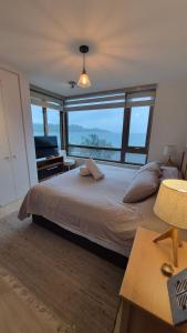 Moderno Edifício Frente al Lago